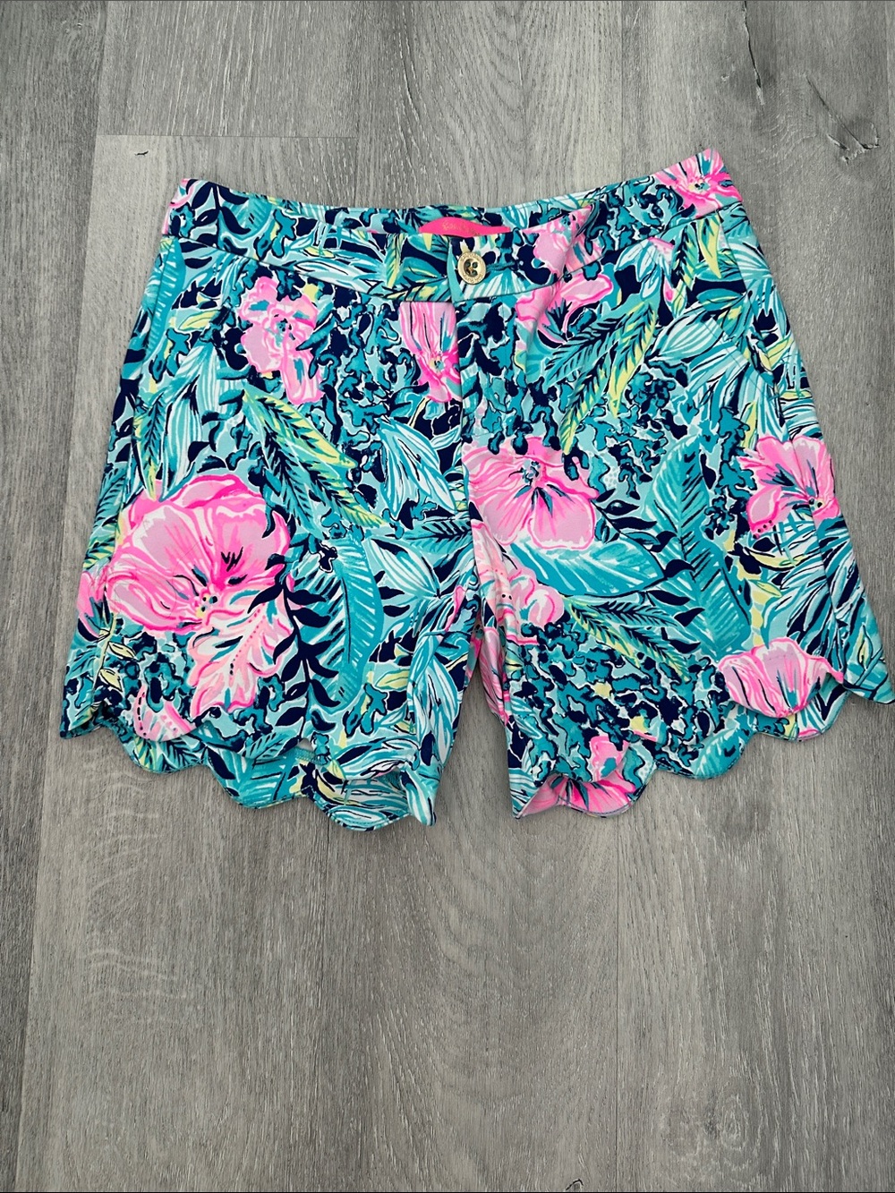Lilly Pulitzer Magnolia scalloped knit shorts  Slathouse Soirees size 4